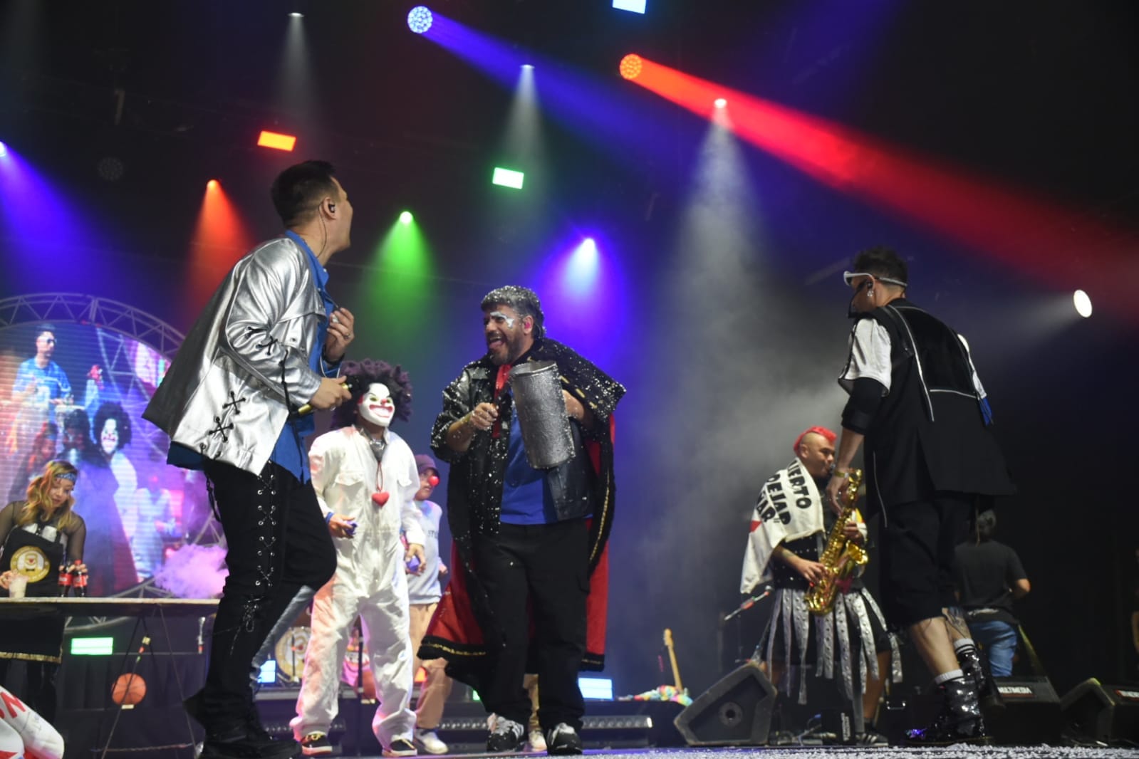 “Color, cuarteto y maquillaje: la magia de Los Caligaris”