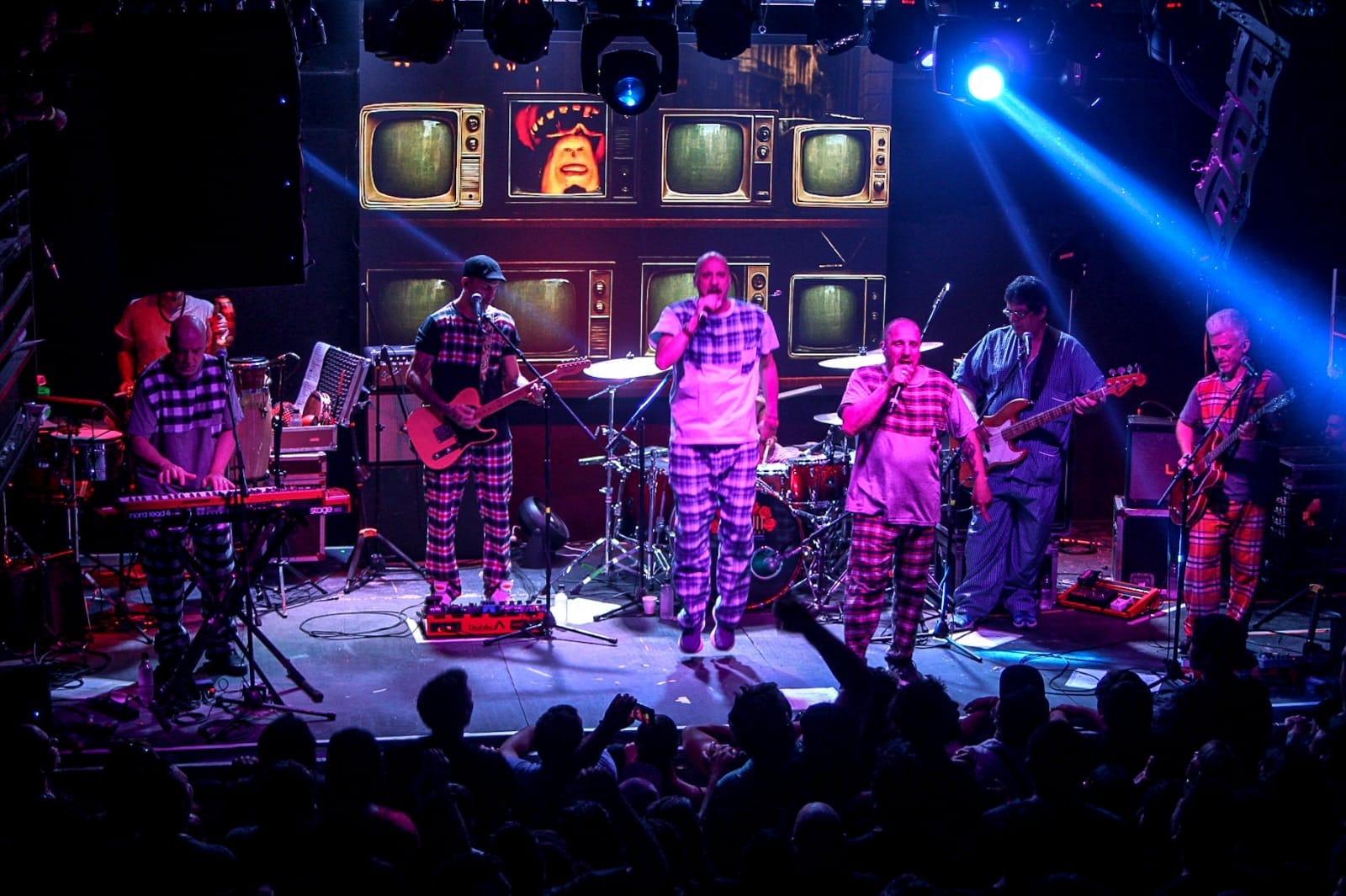 La Bersuit se presentó en Mendoza festejando los 25 años de " Hijos del Culo"