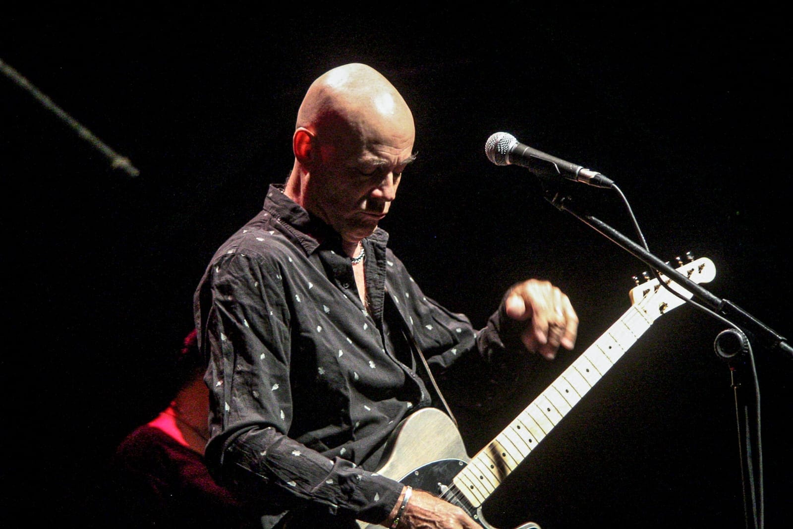 Mística, blues y garganta de hierro: JAF hizo rugir el Teatro Plaza