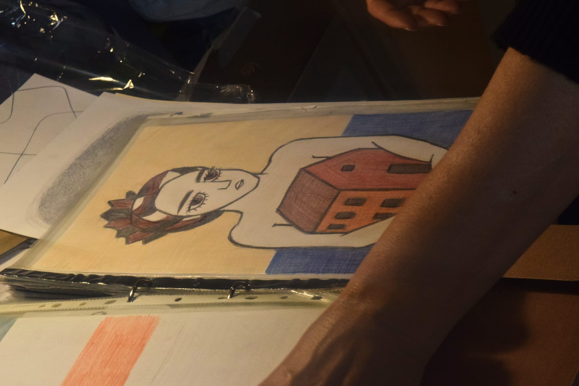 Donde la plástica, el dibujo y la pintura se unen para dar origen a un  universo de colores y emociones: conocé a Nadia Rojas