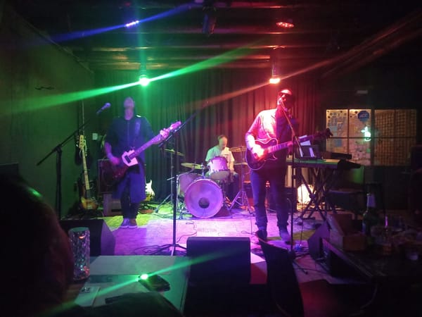 Un fin de semana potente: la Mississippi en el Plaza y Zoloa Band en Willys Bar