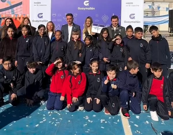 Más de 400 niños y niñas, prometieron la tradicional lealtad a la bandera