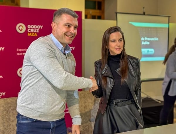 Se firmó un convenio sobre seguridad y ciberdelito,para llevar, charlas y talleres a toda la comunidad,