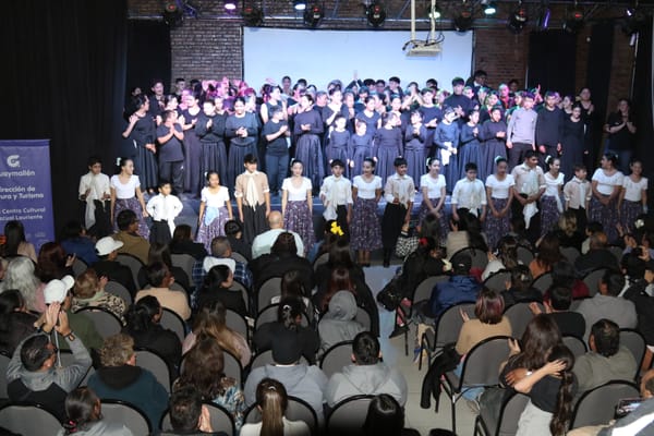 La escuela de danzas, realizó un gran despliegue en el centro cultural Pascual Lauriente
