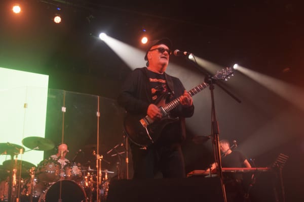 Las Pelotas colmó de emoción el Auditorio Ángel Bustelo