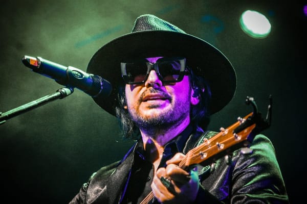 Beto Cuevas presentó su tour acústico 2025: un viaje íntimo que conquistó Mendoza