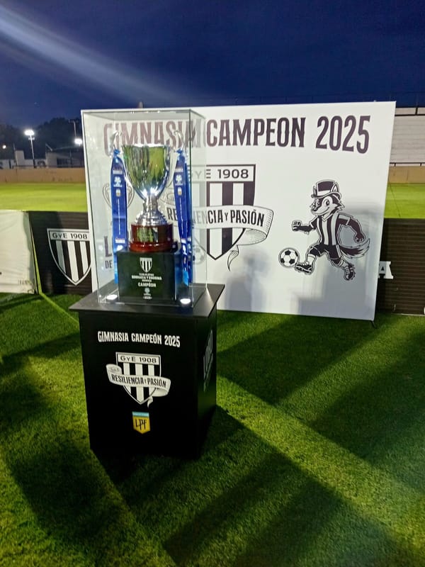 Noche de fiesta y carnaval, el Lobo tuvo su noche de festejo y vuelve a aullar en primera división