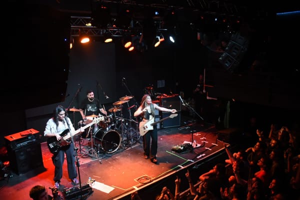 Eruca Sativa y la tierra tiembla