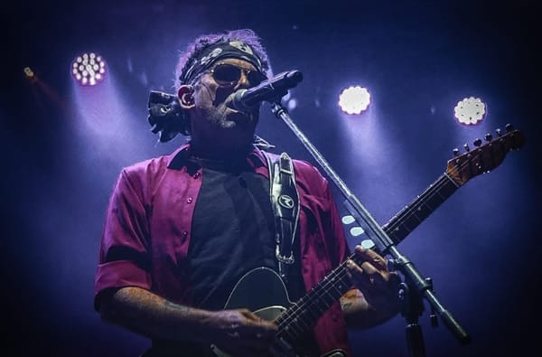 El ritual del Salmón: Andrés Calamaro vuelve a las raíces con su gira "Como Cantor" y Mendoza ya prepara el agite