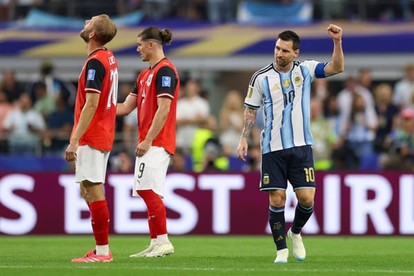 Fuego sagrado en Texas: Messi mordió la bronca, volvió a hacer historia y la Scaloneta ya está en playoffs.