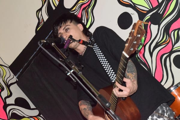 De Chile a Mendoza comprometido con el punk: la historia de Anton Hysteria