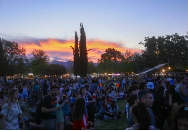 Godoy Cruz, música y sabores del mundo todo listo para recibir la primavera 🌼