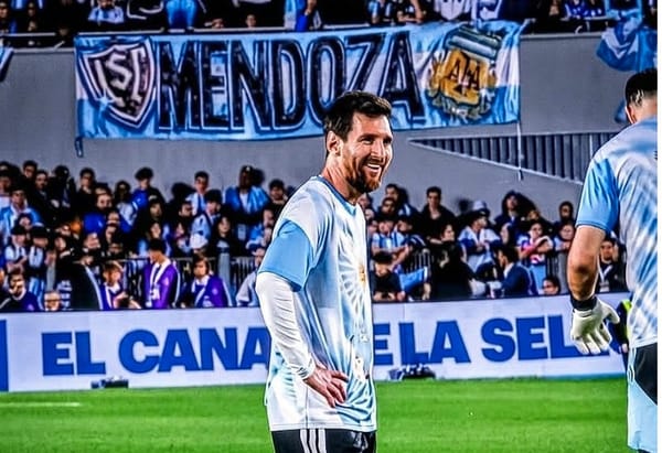 Messi: el tango final de un amor eterno con la camiseta argentina y una despedida inolvidable.